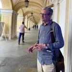 Аватар канала Поребрик и парадная
