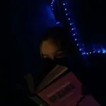 Аватар канала твикс с книгами 📚