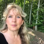 Аватар канала Simone Voss - EINE LEHRERIN STEHT AUF-
