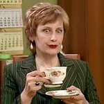 Аватар канала девочка на пятидневОЧКЕ 🍷