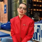 Аватар канала Мари строчит буквы …