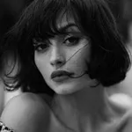 Аватар канала رمادية الروح 🖤