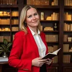 Аватар канала Между нами девочками с Ириной Лихачёвой