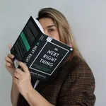 Аватар канала Света Исследует Жизнь и Пишет Книгу