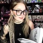 Аватар канала КНИЖНАЯ ЧЕРТИЛА 😈