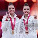 Аватар канала Arina and Dina Averins ❤️ 💙
