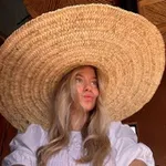 Аватар канала Настюшка Широкова 🏄🏾‍♀️