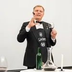 Аватар канала Денис Юрченко. Пью вино и говорю о нем