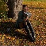 Аватар канала форма эскапизма 📚