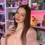 Аватар канала мир книг и слов 🪐