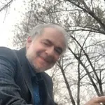Аватар канала روی میز