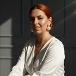 Аватар канала 🇬🇧 💂 ☕️ ︎ Разговорный английский/испанский для взрослых | Татьяна 🇪🇸