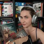 Аватар канала Смертельно книжный 🤍
