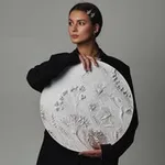 Аватар канала 👩🏻‍🎨 Барельеф своими руками: от гипса к арт-объекту